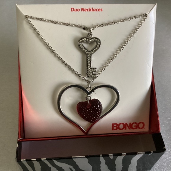Bongo Women’s Duo Necklaces Heart and Key Pendants Silver Tone New in Box - Picture 6 of 6